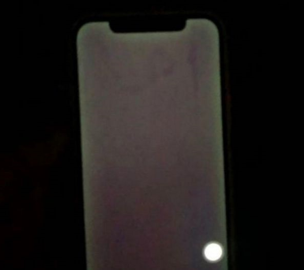 汾西苹果手机维修分享苹果客服回应 iPhone 12 屏幕“发绿”问题 